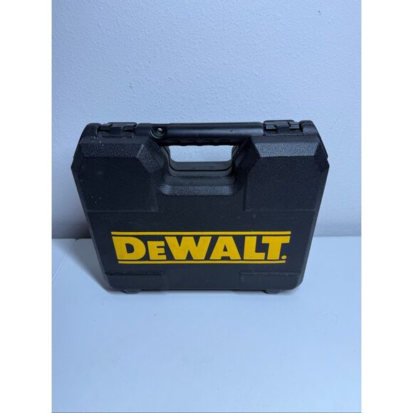 DeWalt DW9116 7,2V-18V Cordless Drill Driver Tool 1 hr Battery Charger 2 Battery - Picture 1 of 15